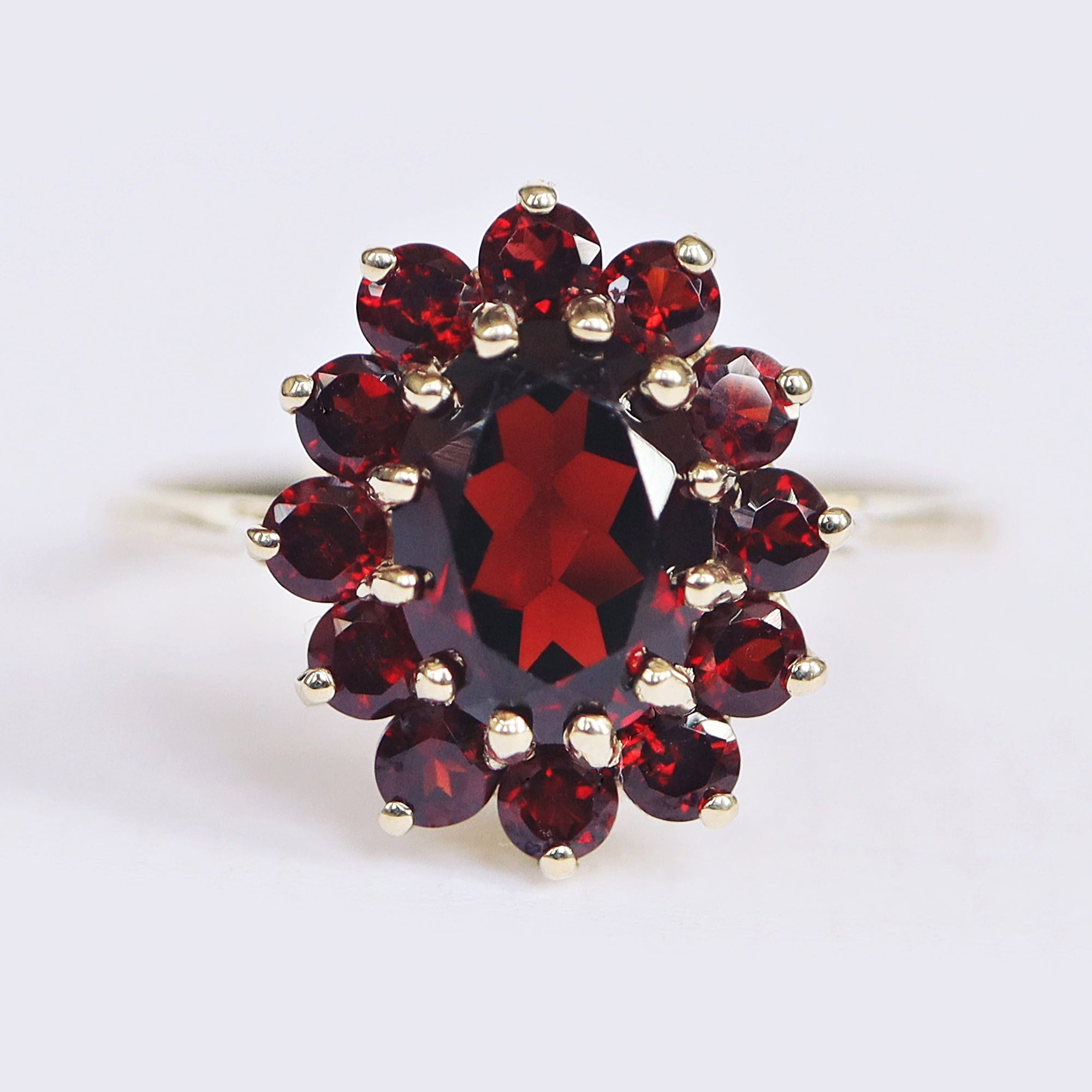 Garnet Ring Vasilia