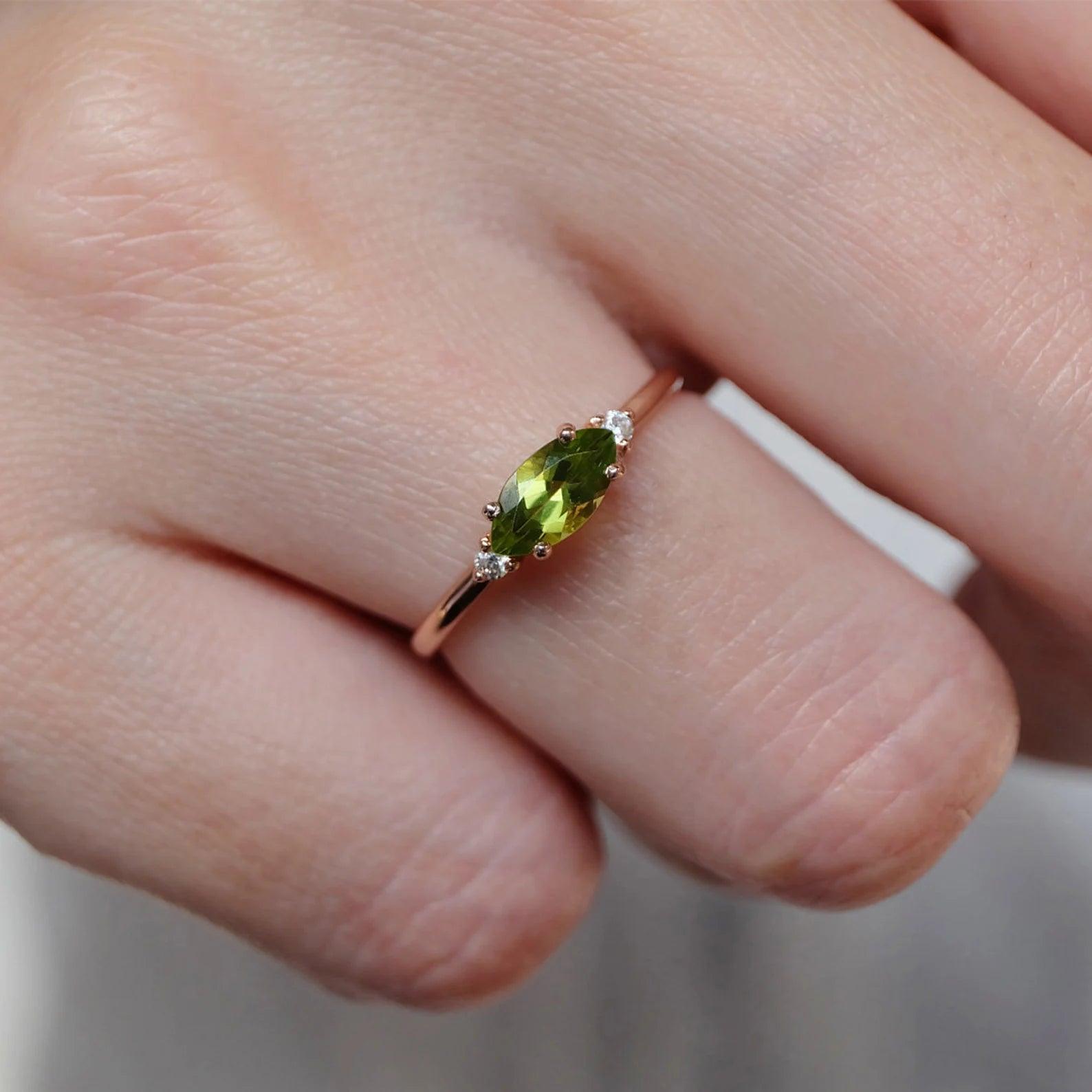 Peridot Diamond Ring Centaurea - SOVATS